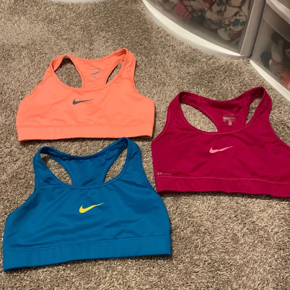 Nike Spots Bras